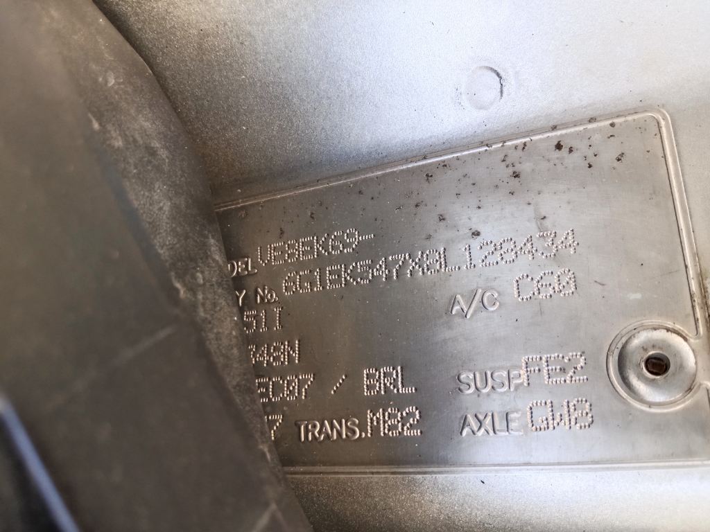 P5518 - Holden Commodore SV6 2008 Silver Wrecking - Image 4