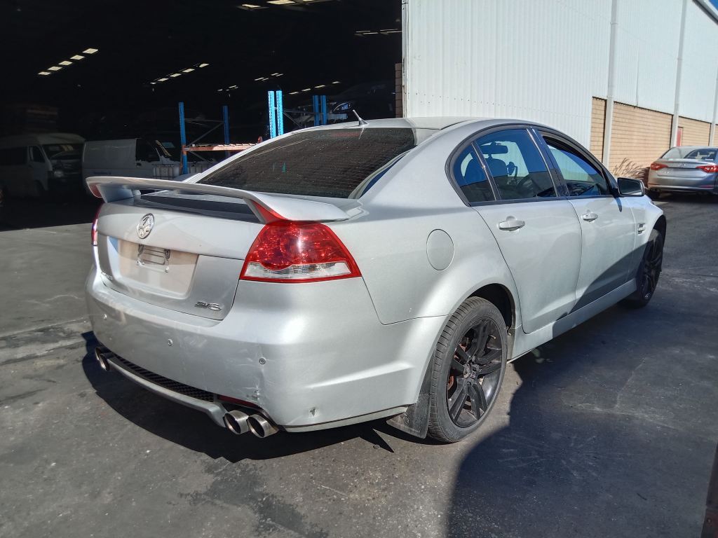 P5518 - Holden Commodore SV6 2008 Silver Wrecking - Image 12