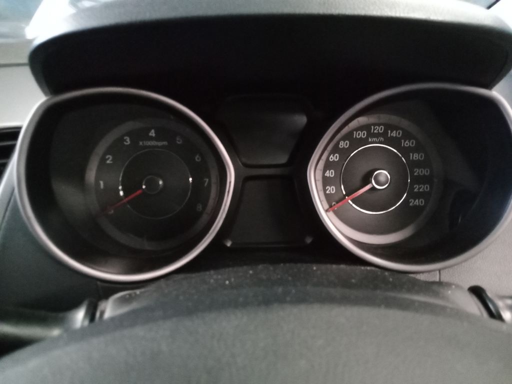 P5519 - Hyundai Elantra 2015 White Wrecking - Image 4