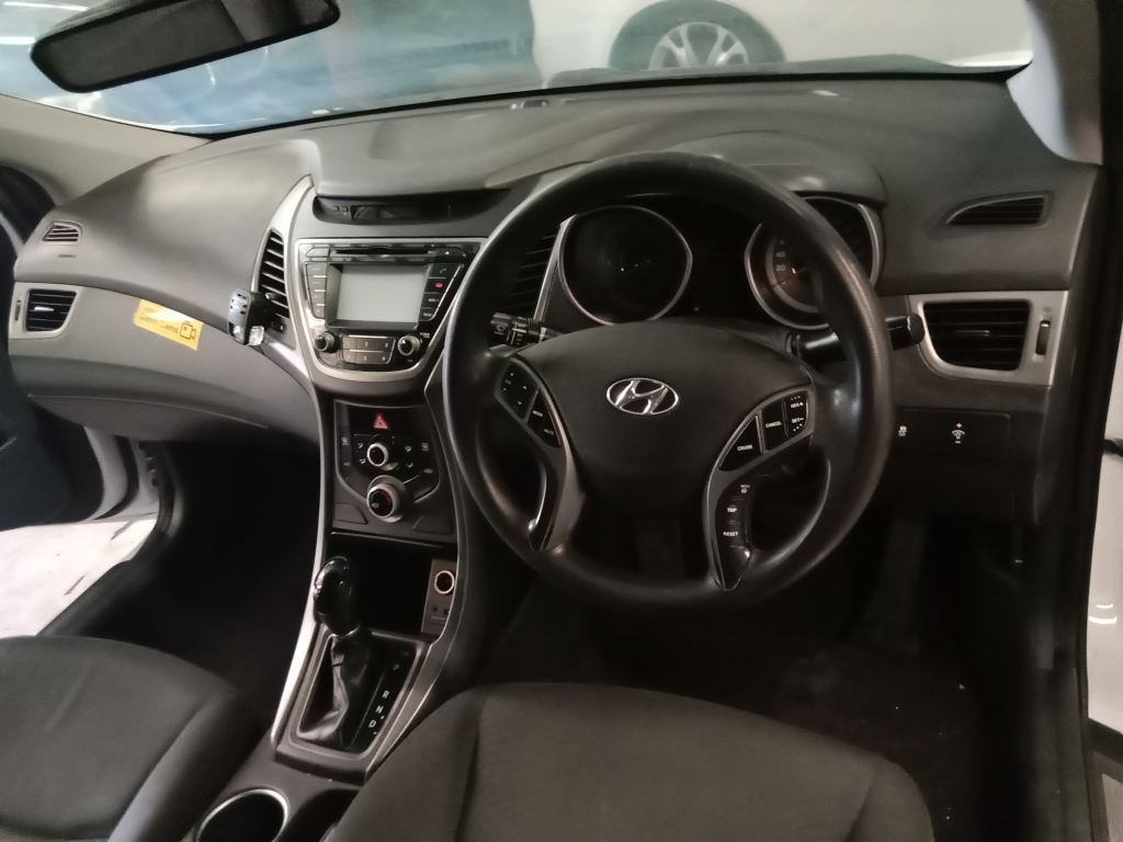 P5519 - Hyundai Elantra 2015 White Wrecking - Image 6