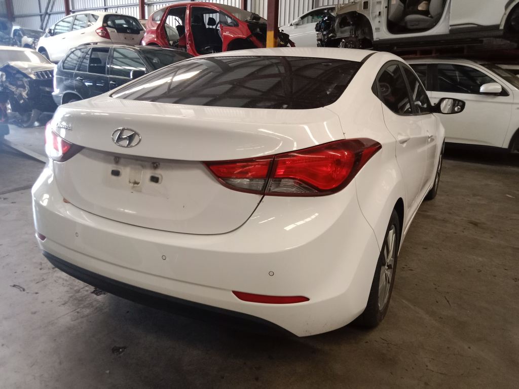 P5519 - Hyundai Elantra 2015 White Wrecking - Image 13