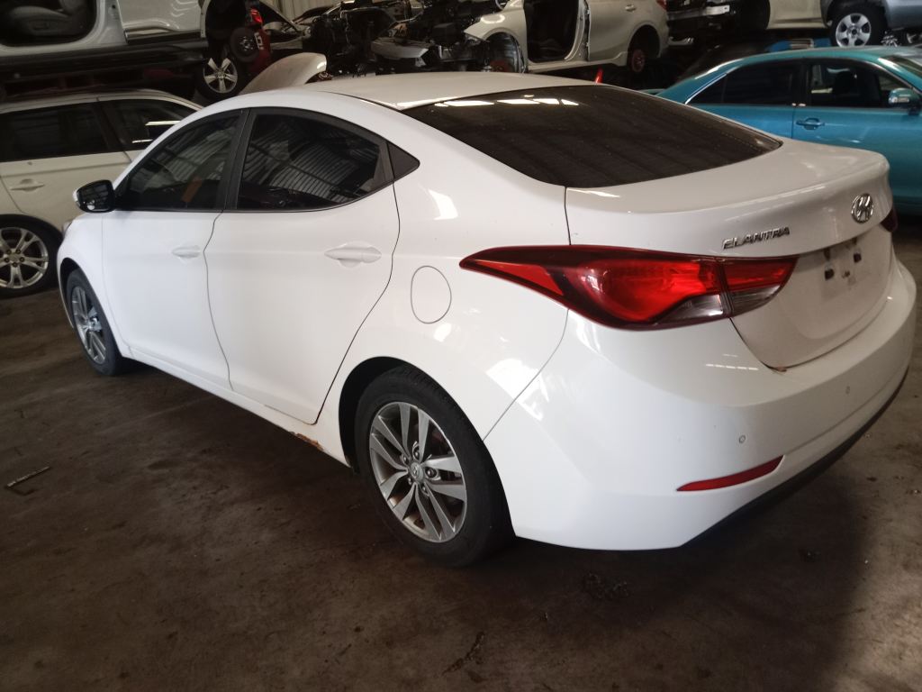 P5519 - Hyundai Elantra 2015 White Wrecking - Image 15