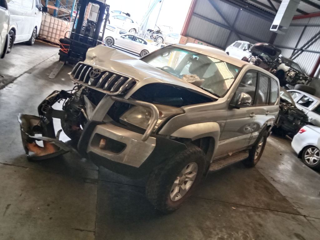 P5520 - Toyota Prado 120 series 2005 Silver Wrecking