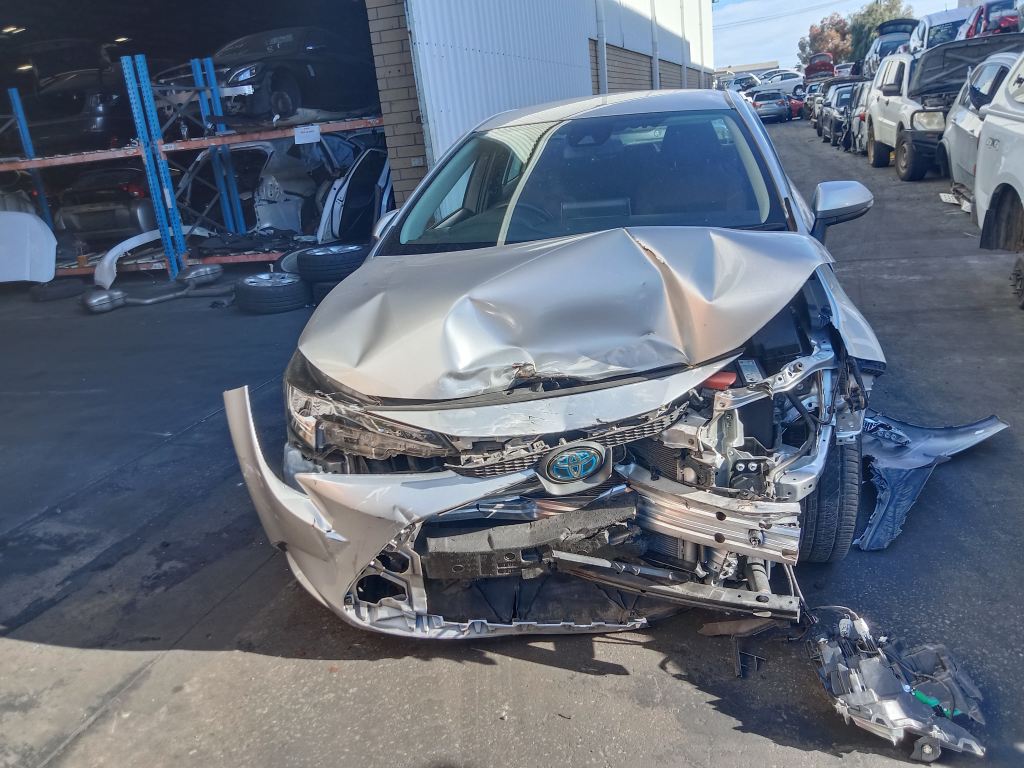 P5521 - Toyota corolla hybrid 2019 Silver Wrecking