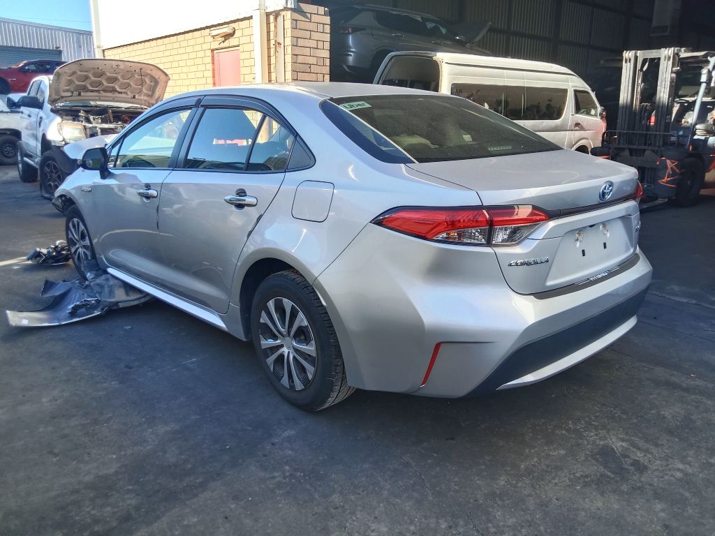 P5521 - Toyota corolla hybrid 2019 Silver Wrecking - Image 12