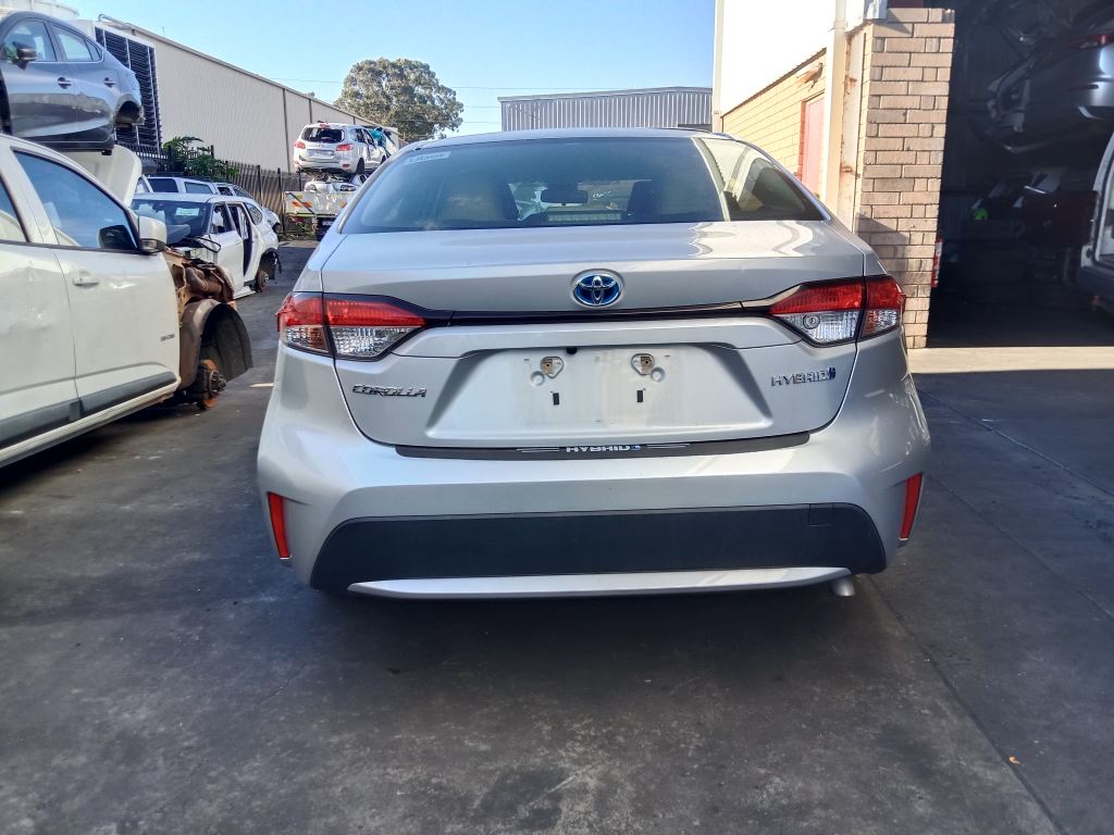 P5521 - Toyota corolla hybrid 2019 Silver Wrecking - Image 13