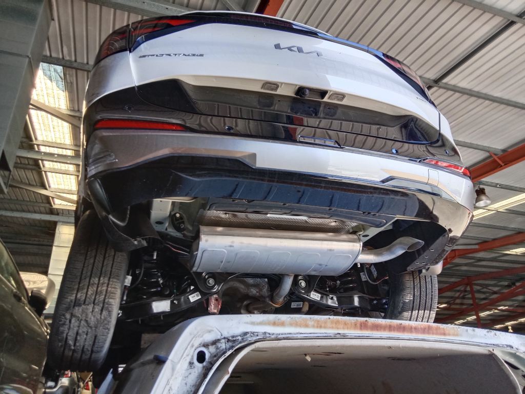 P5522 - Kia Sportage hybrid 2025 White Wrecking - Image 3