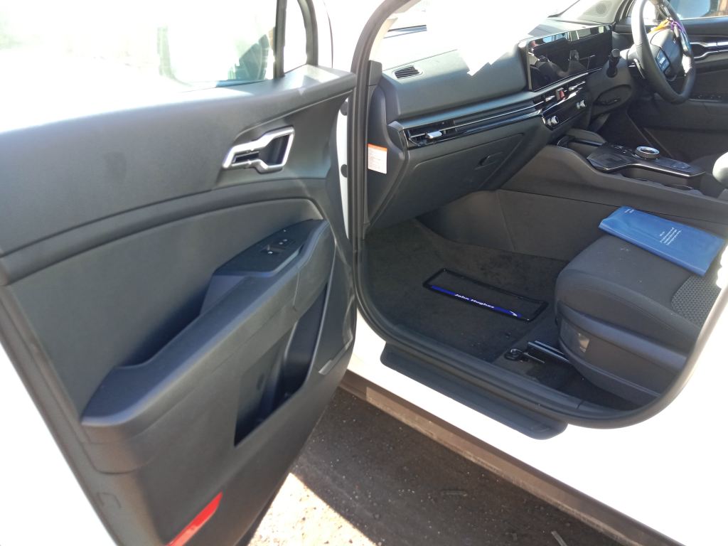P5522 - Kia Sportage hybrid 2025 White Wrecking - Image 11