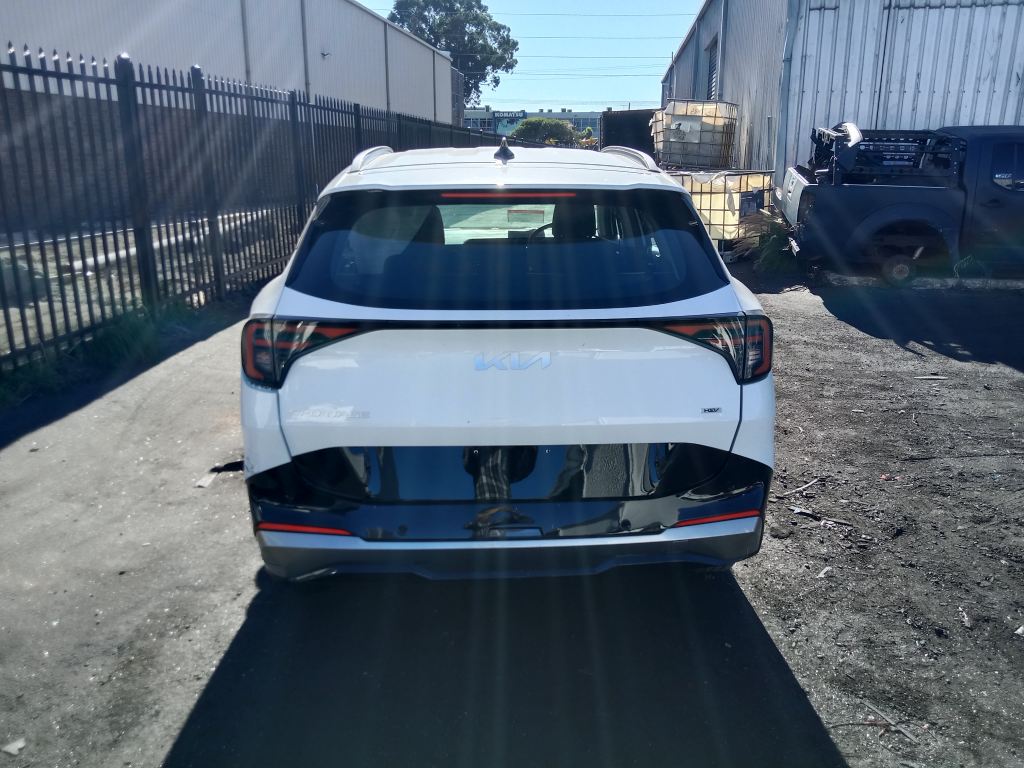 P5522 - Kia Sportage hybrid 2025 White Wrecking - Image 13