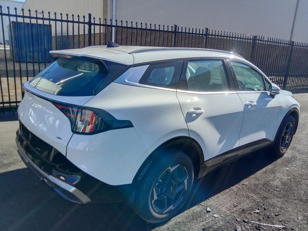 P5522 - Kia Sportage hybrid 2025 White Wrecking - Image 14