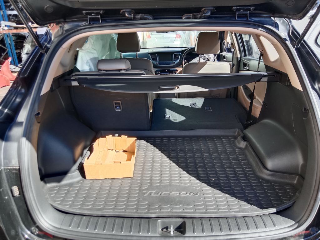 P5523 - Hyundai Tucson 2016 Black Wrecking - Image 11