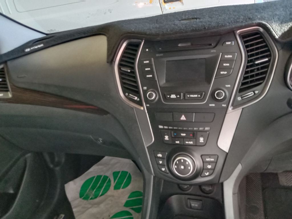 P5528 - Hyundai Santa Fe 2015 Red Wrecking - Image 3
