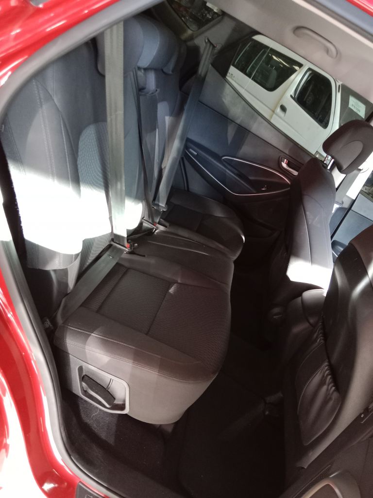 P5528 - Hyundai Santa Fe 2015 Red Wrecking - Image 4