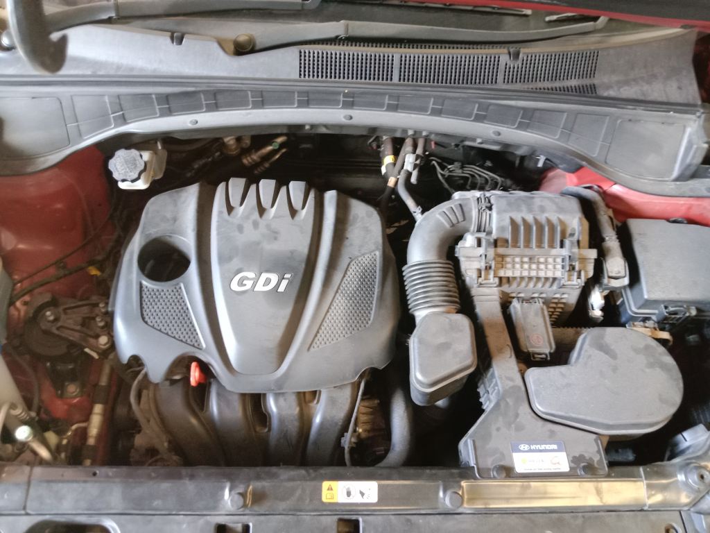 P5528 - Hyundai Santa Fe 2015 Red Wrecking - Image 10