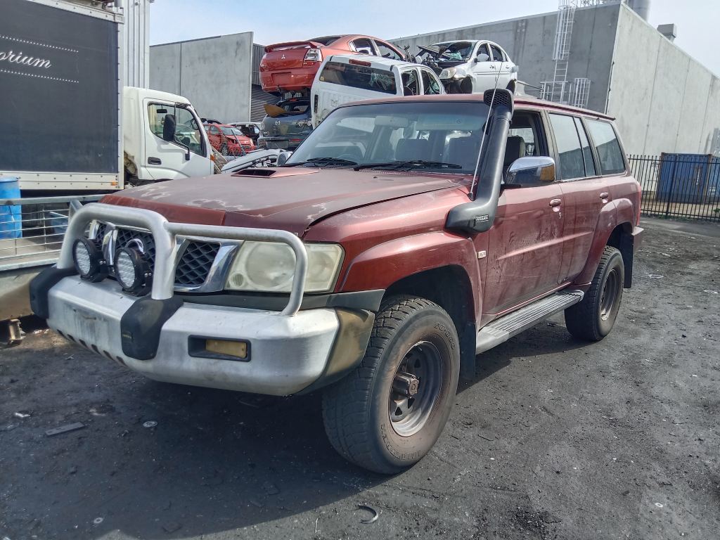 P5532 - Nissan patrol 2005 Maroon Wrecking