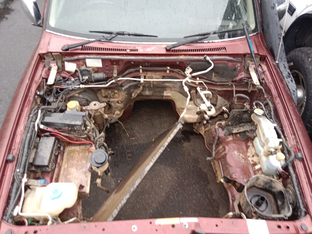 P5532 - Nissan patrol 2005 Maroon Wrecking - Image 4