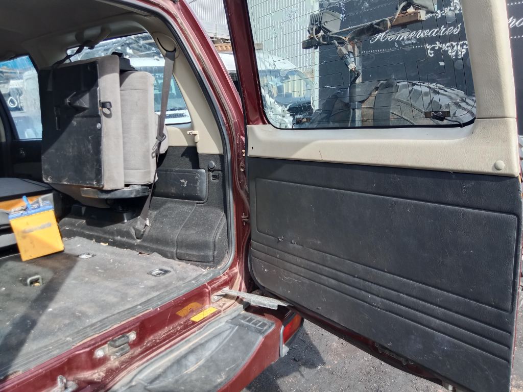 P5532 - Nissan patrol 2005 Maroon Wrecking - Image 11