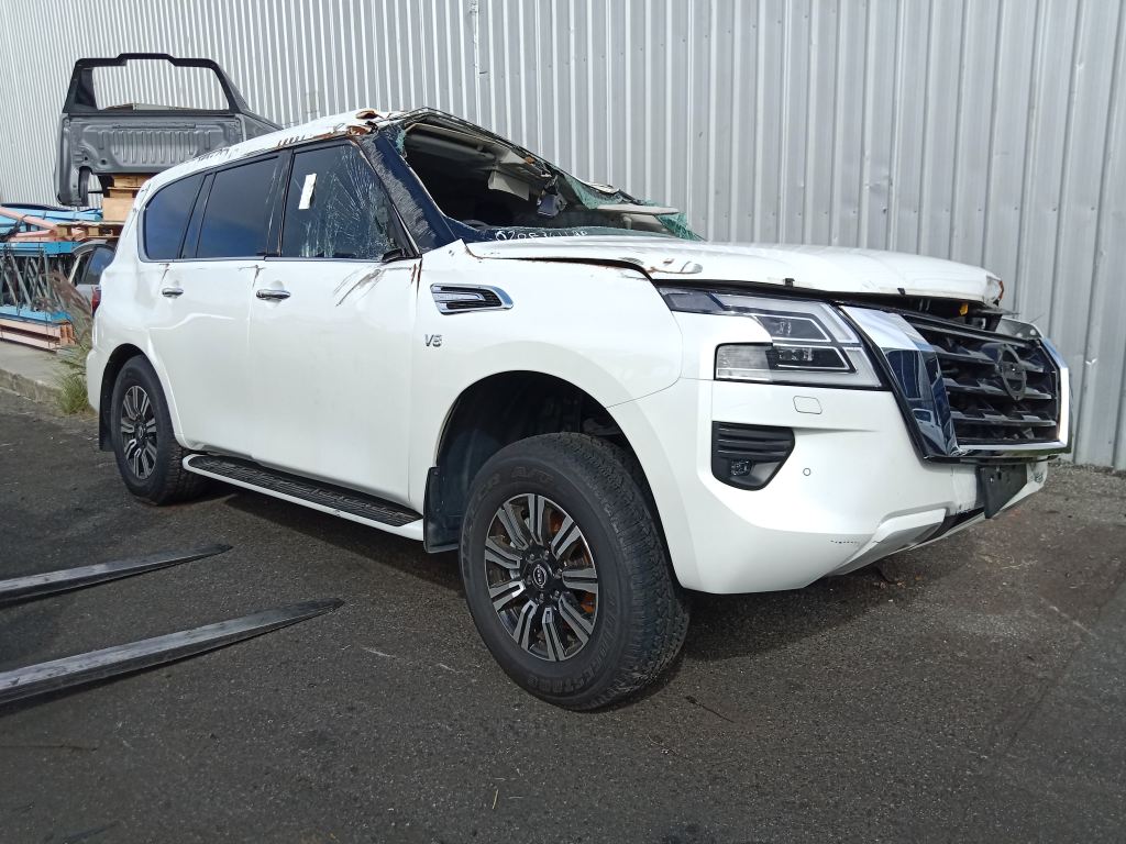 P5537 - Nissan patrol 2024 White Wrecking - Image 16