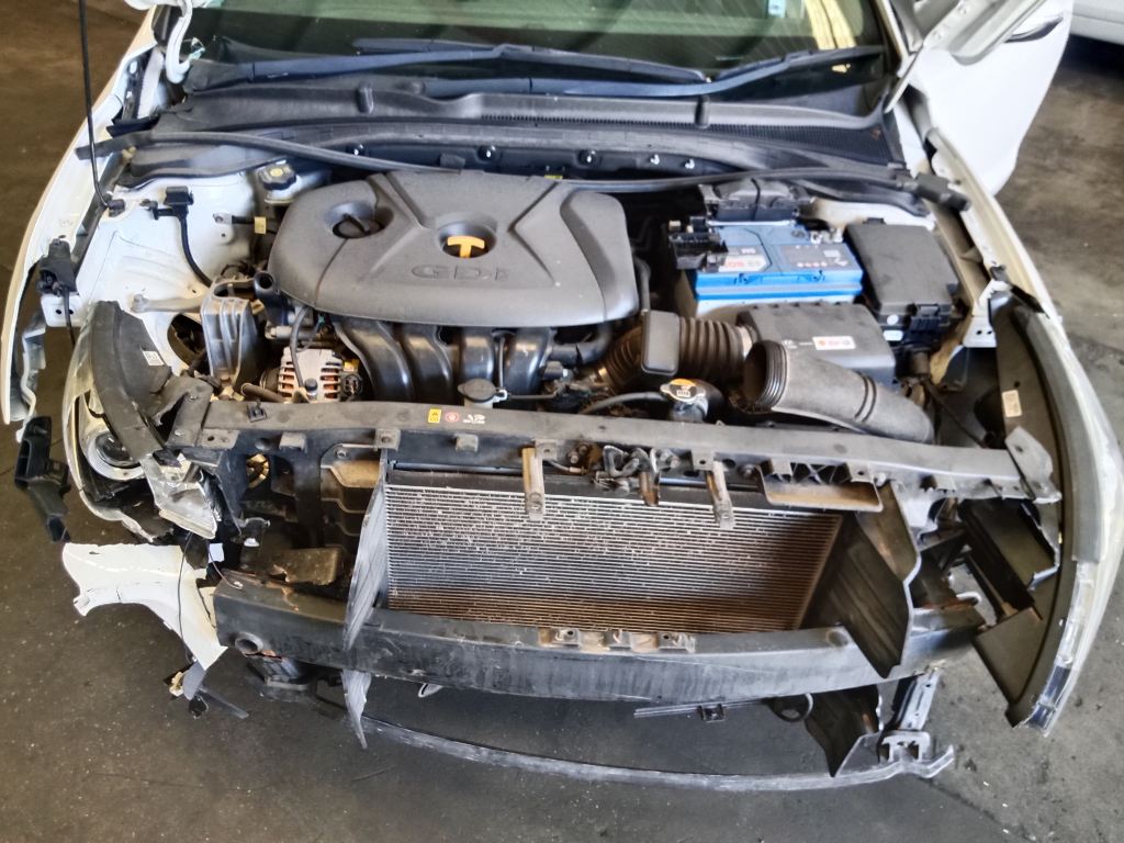 P5545 - Hyundai i30 2018 White Wrecking - Image 5