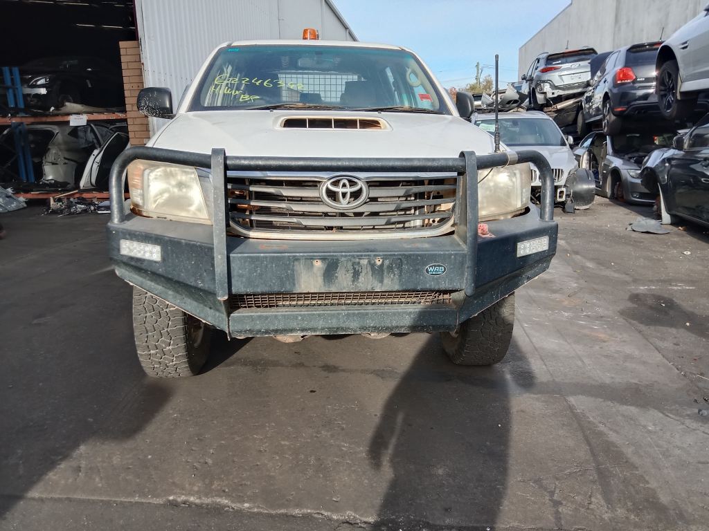 P5549 - Toyota Hilux 2013 White Wrecking