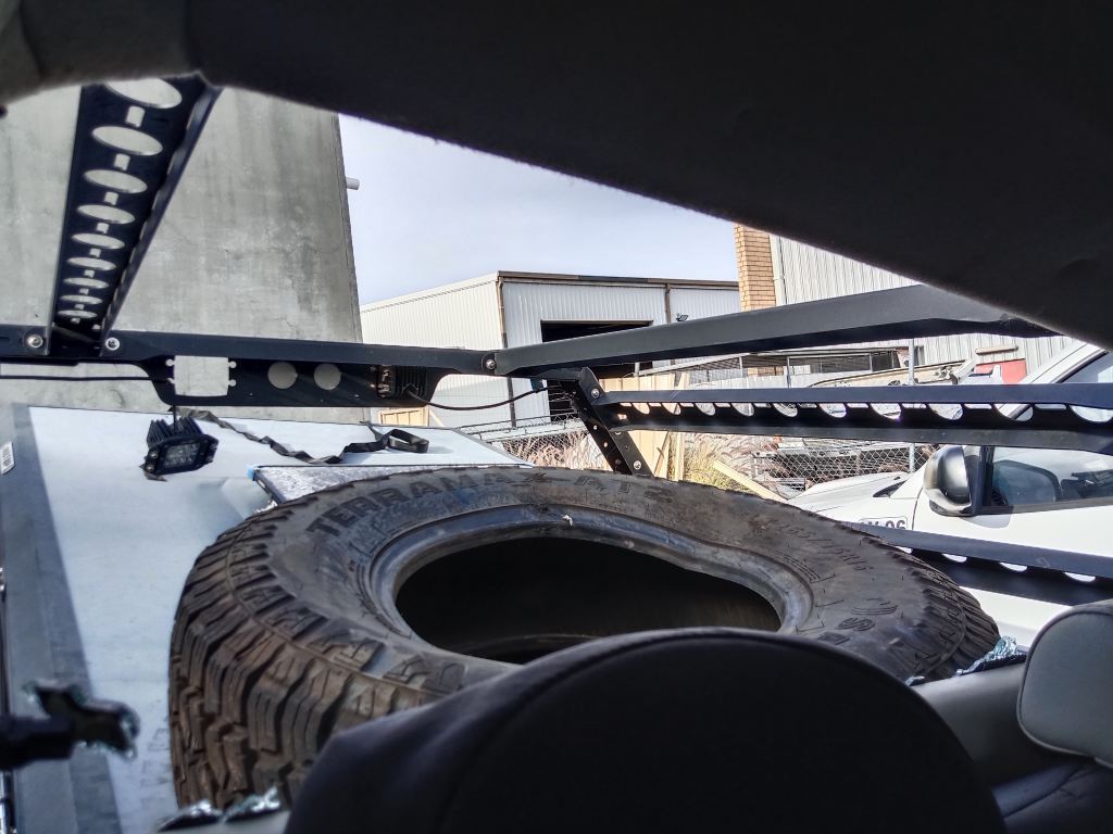 P5550 - Toyota Hilux 2008 White Wrecking - Image 7