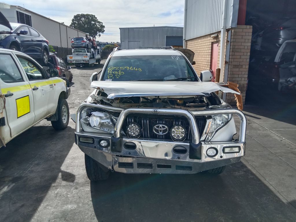 P5551 - Toyota LandCruiser Prado 150 2017 White Wrecking