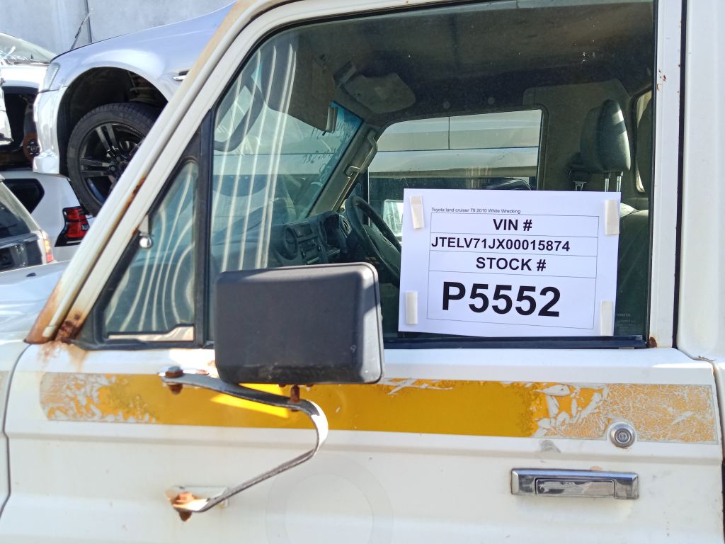 P5552 - Toyota LandCruiser 79 2010 White Wrecking - Image 2