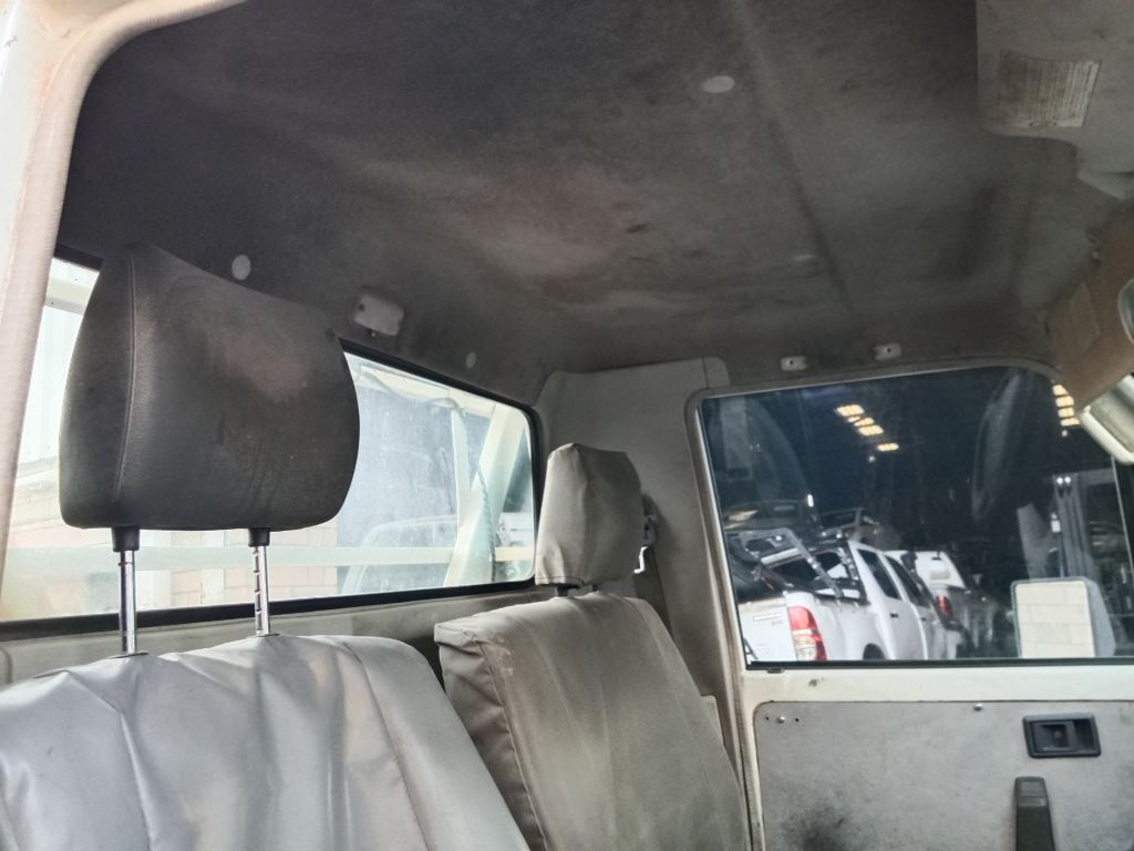 P5552 - Toyota LandCruiser 79 2010 White Wrecking - Image 7