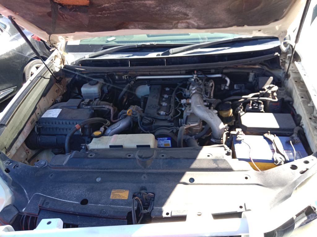 P5553 - Toyota LandCruiser Prado 150 2015 White Wrecking - Image 7