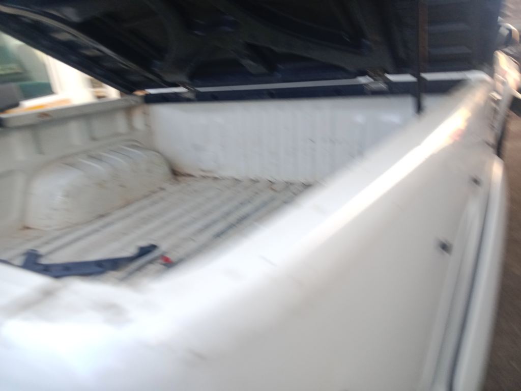 P5554 - Toyota Hilux 2010 White Wrecking - Image 7