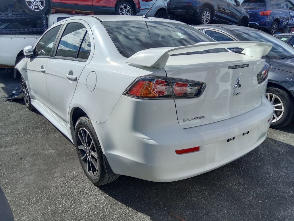 P5561 - Mitsubishi Lancer 2018 White Wrecking - Image 12