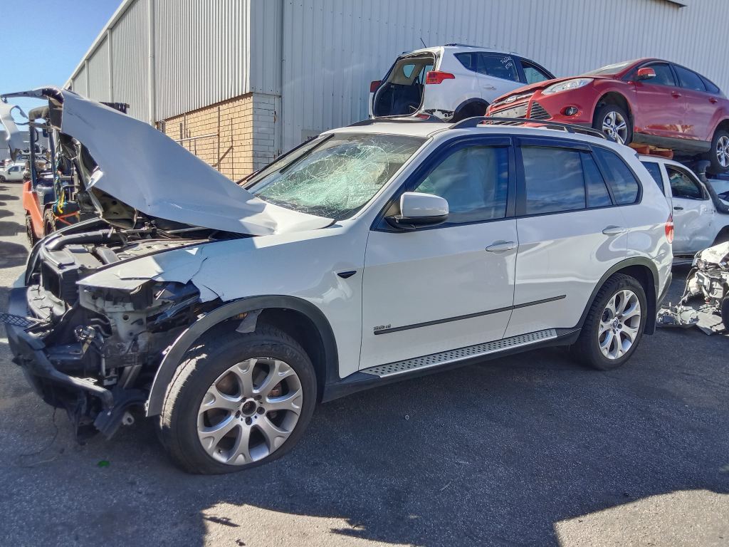 P5565 – BMW E70 X5 2008 White Wrecking