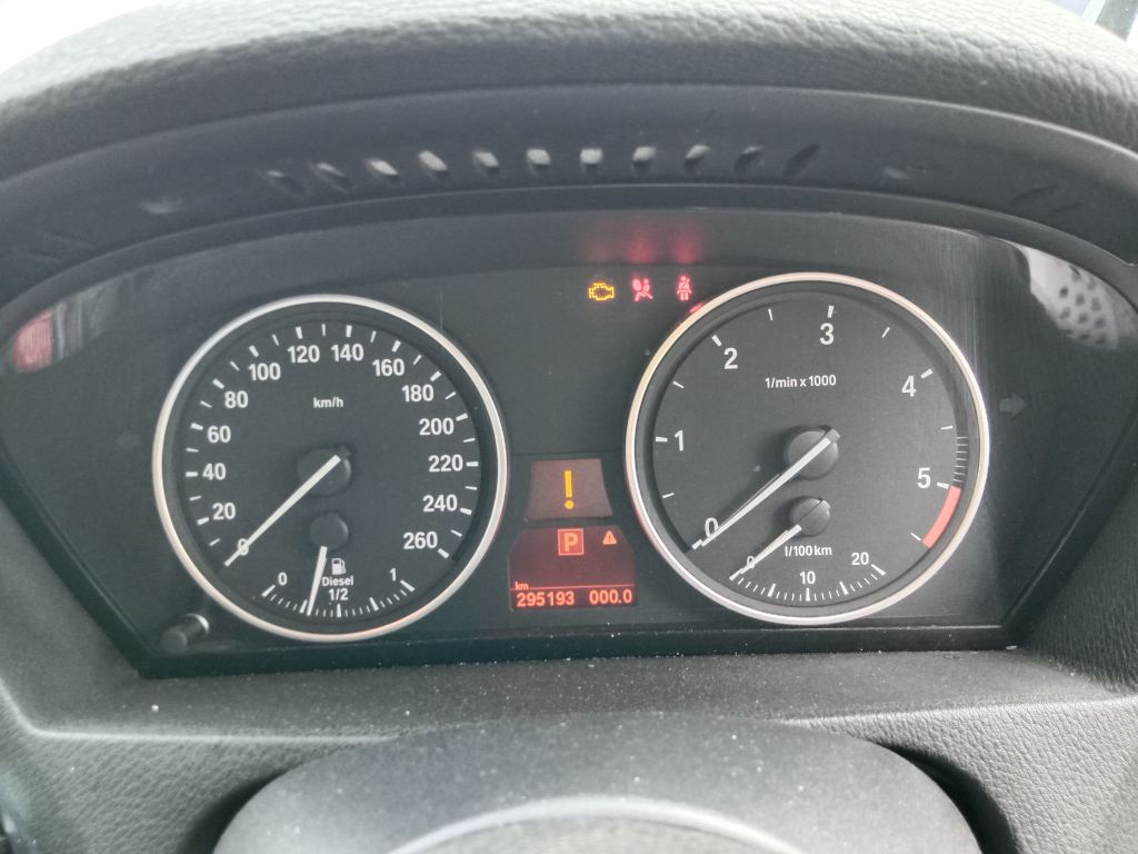 P5565 - BMW E70 X5 2008 White Wrecking - Image 3