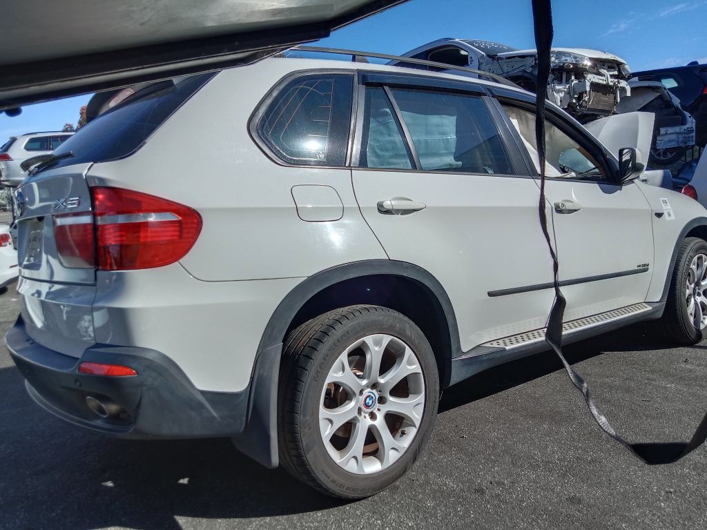 P5565 - BMW E70 X5 2008 White Wrecking - Image 13