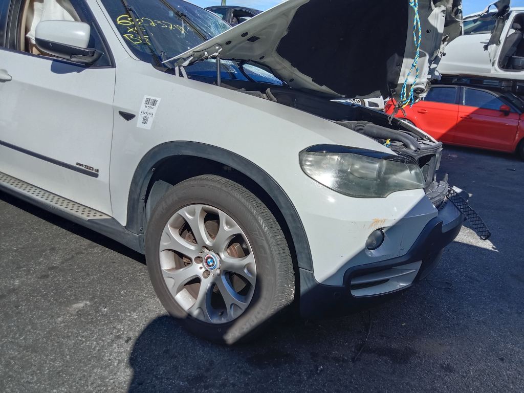 P5565 - BMW E70 X5 2008 White Wrecking - Image 15