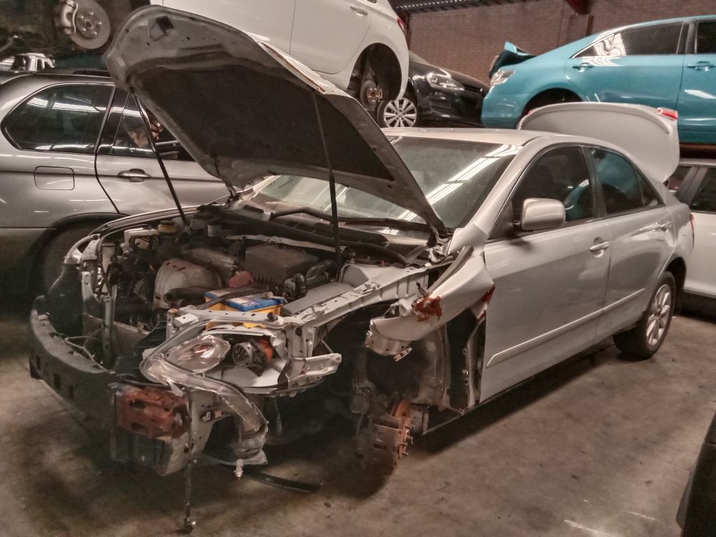 P5572 - Toyota Camry 2009 Silver Wrecking