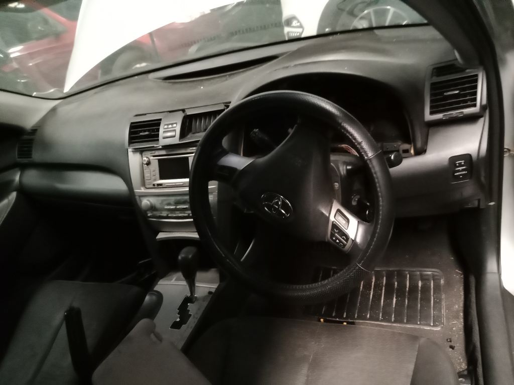 P5572 - Toyota Camry 2009 Silver Wrecking - Image 3