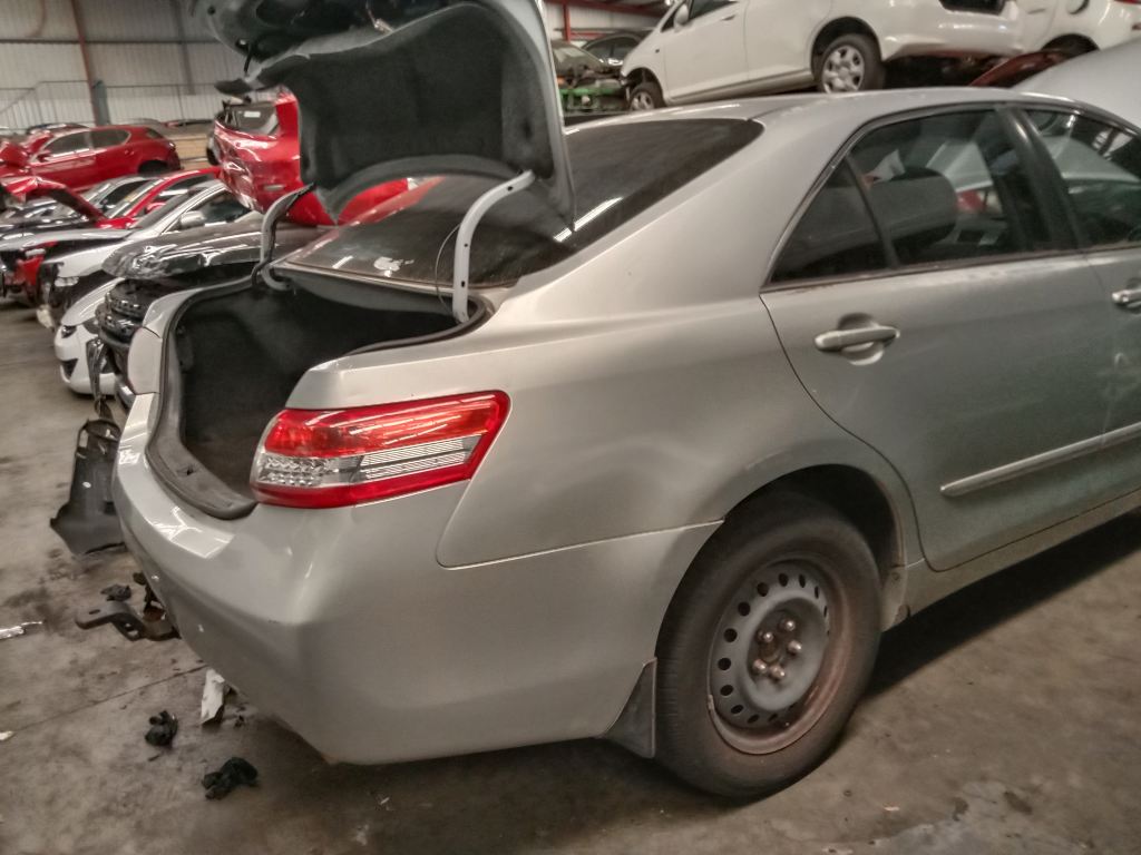 P5572 - Toyota Camry 2009 Silver Wrecking - Image 13