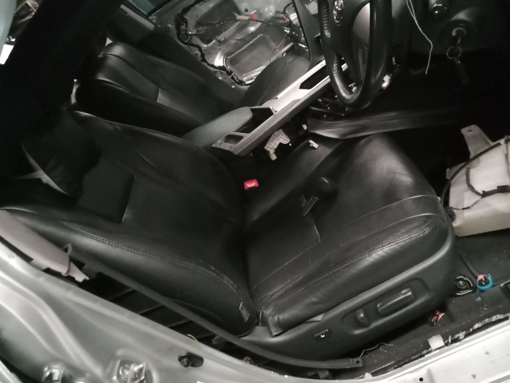 P5573 - Toyota Aurion 2006 Silver Wrecking - Image 5