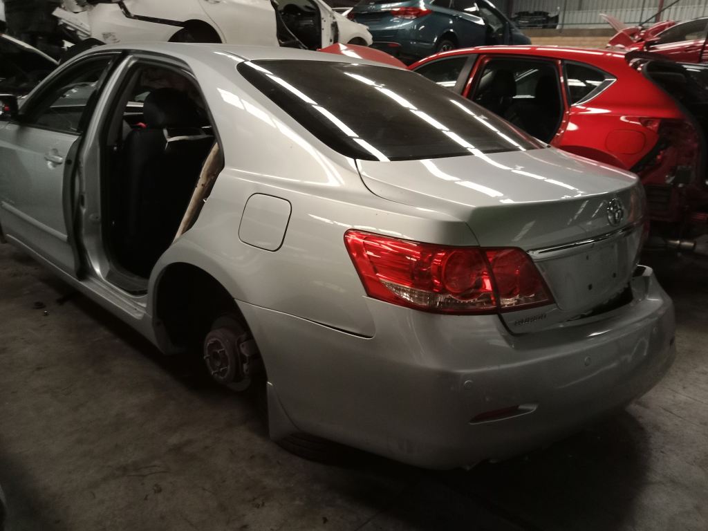 P5573 - Toyota Aurion 2006 Silver Wrecking - Image 10