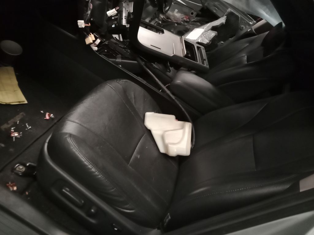 P5573 - Toyota Aurion 2006 Silver Wrecking - Image 11
