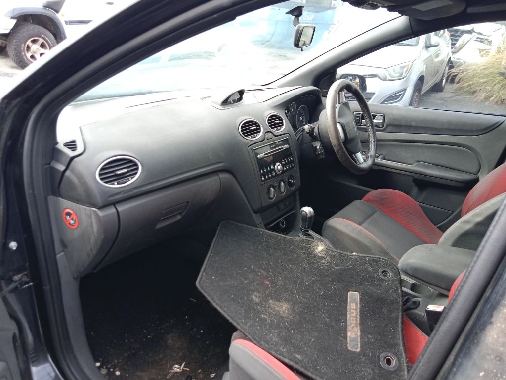 P5578 - Ford Focus 2006 Black Wrecking - Image 10