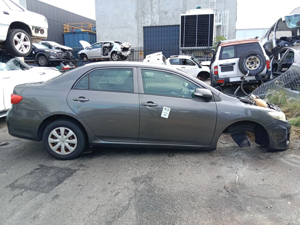 P5580 - Toyota corolla 2010 Grey Wrecking - Image 13