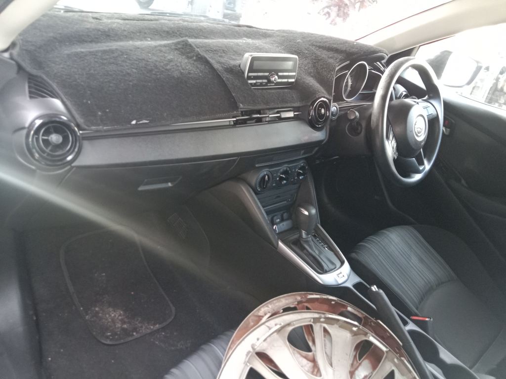 P5581 - Mazda 2 2015 White Wrecking - Image 11