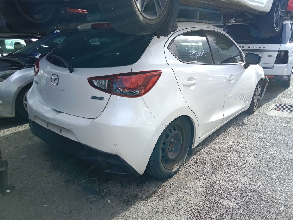P5581 - Mazda 2 2015 White Wrecking - Image 14