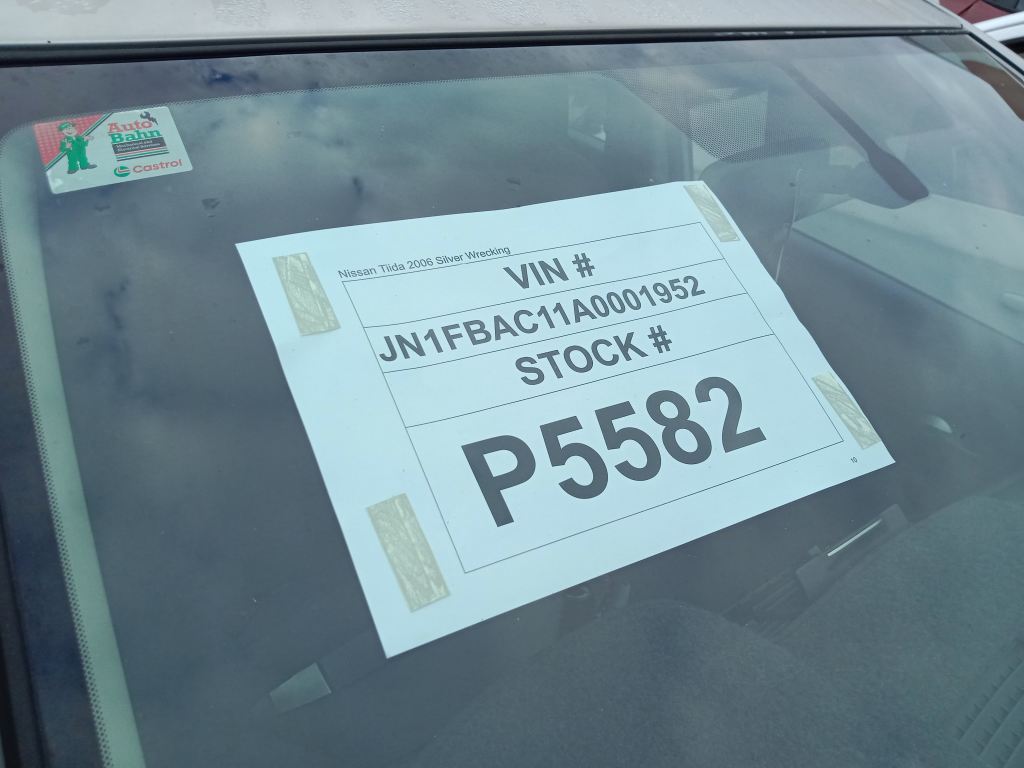 P5582 - Nissan Tiida 2006 Silver Wrecking - Image 2