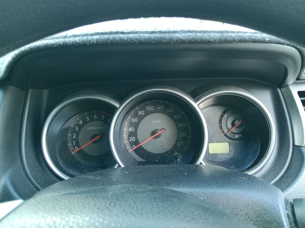 P5582 - Nissan Tiida 2006 Silver Wrecking - Image 6