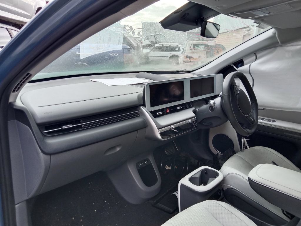 P5584 - Hyundai ioniq 5 2022 Blue Wrecking - Image 3