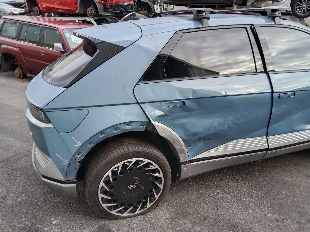 P5584 - Hyundai ioniq 5 2022 Blue Wrecking - Image 14
