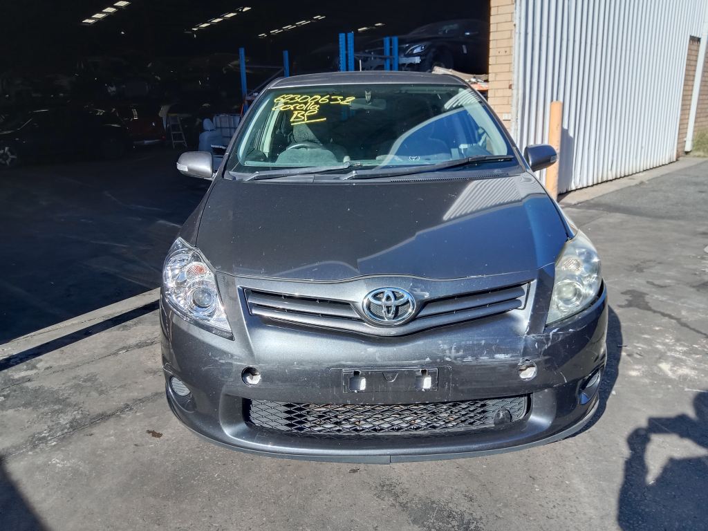 P5588 – Toyota corolla hatchback 2010 Grey Wrecking